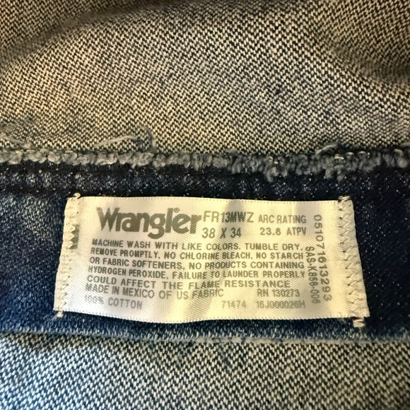 Wrangler Flame Resistant HRC2/2112 Dark Wash Denim Work Jeans Mens 38 x 34 - Picture 7 of 11